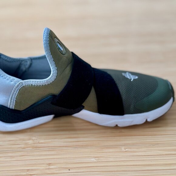 Nike Huarache Extreme GS Slip On Shoes, Olive Green, Size 3Y - Picture 6 of 10